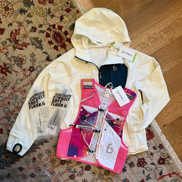 FLIPBELT {NWT} BUNDLE! Durango Soft Shell Jacket & Tahoe Hydration Vest (Med) - Picture 1 of 15